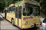 Wagen 1405 der BVG, inzwischen bei der AG Traditionsbus Berlin, war am 23.05.2010 als Informationsstand an der Pfaueninsel im Einsatz. Der Bus ist ein Mercedes O 305 vom Typ E2H 77, wurde 1977 in Dienst gestellt, der Motor bringt eine Leistung von 18 ...