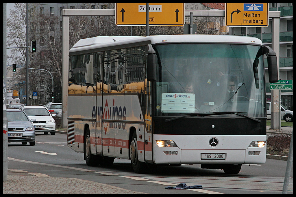 Mercedes Intouro im Auftrag der Fa. Eurolines aus Tschechien war am 27.03.2010 in Dresden Hauptbahnhof unterwegs (1A9 2000).