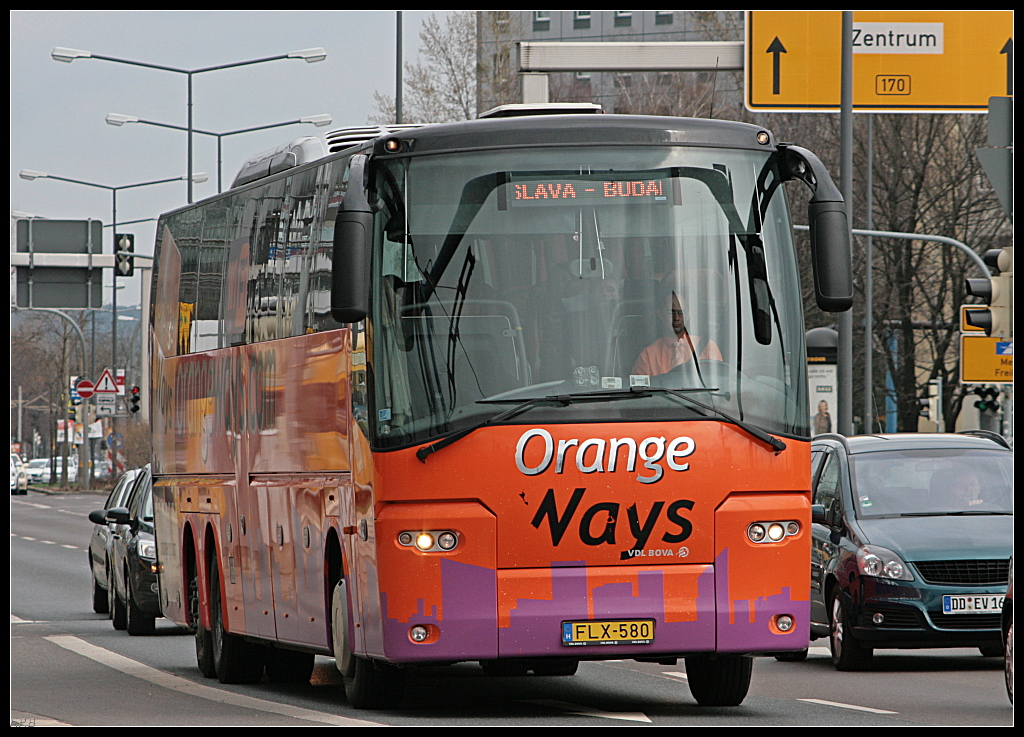 VDL BOVA Futura der Fa. Orangeways Zrt., 2040 Budaörs auf dem Weg nach Budapest am 27.03.2010 am Dresdener Hauptbahnhof (FLX-580)