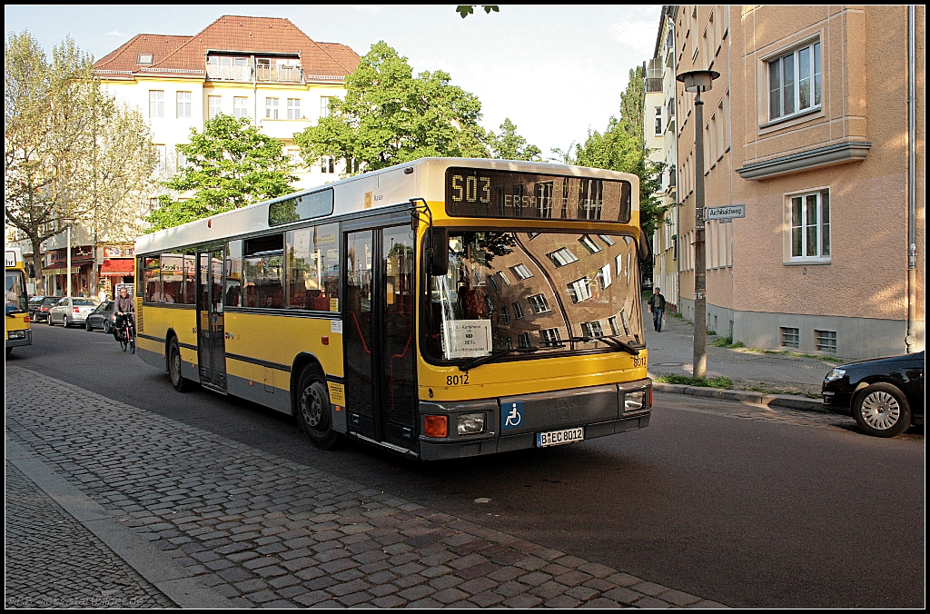 Von der Fa. Omnibusgesellschaft J. Hartmann GmbH kam der Wagen 8012 am 21.05.2010 im Schienenersatzverkehr zwischen S-Bahnhof Nöldnerplatz und S Karlshorst zum Einsatz. Bei dem Bus handelt es sich um einen MAN NL 202 vom Typ 895 (B-EC 8012)